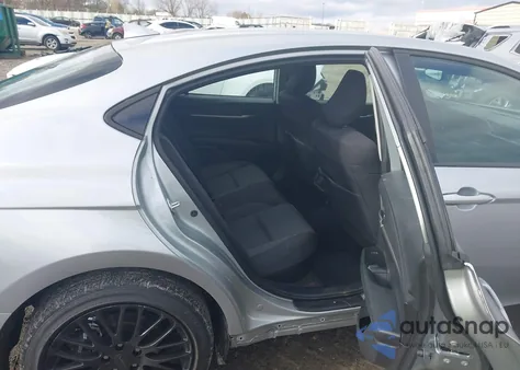 2025 Toyota Camry Le z USA, uszkodzony, nr VIN 4T1DAACKXSU119070